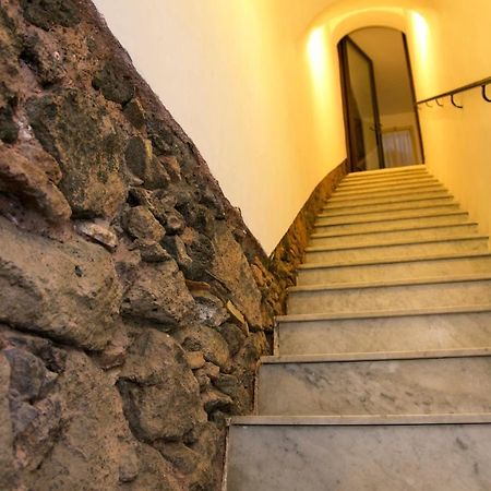 Suittom Apartment Катания Екстериор снимка