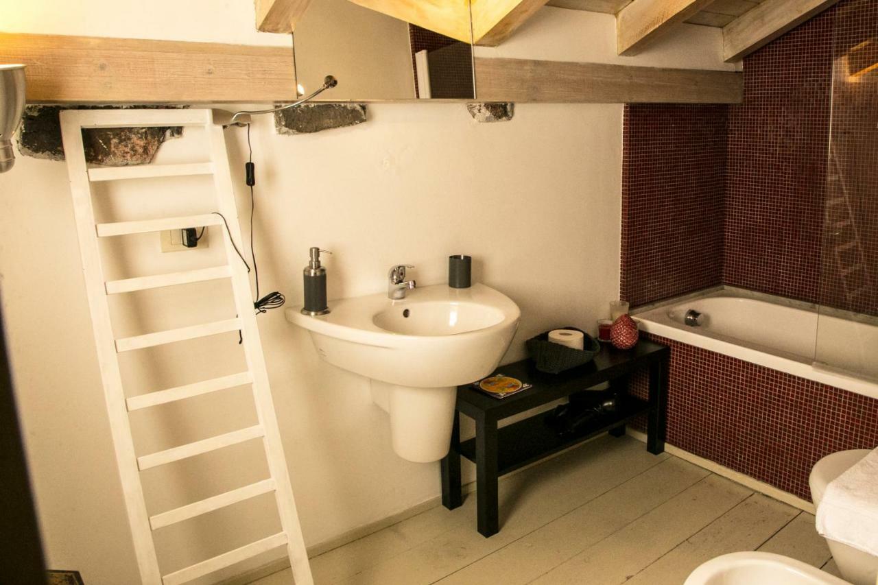 Suittom Apartment Катания Екстериор снимка